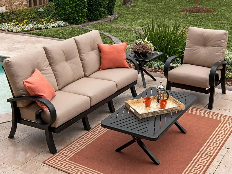 Solstice aged bronze aluminium med hynder 4 stykke dyb siddegruppe med sofabord